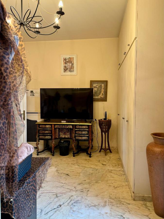 La Demeure D'Iris Acomodação com café da manhã Bougival Exterior foto